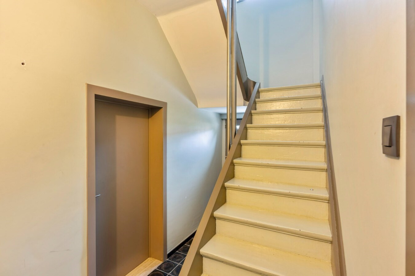 Luxe herenhuis met praktijkruimte in Niel-bij-As 