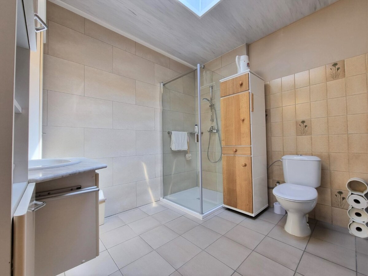 Betaalbare en instapklare woning zeer centraal gelegen te Heist 