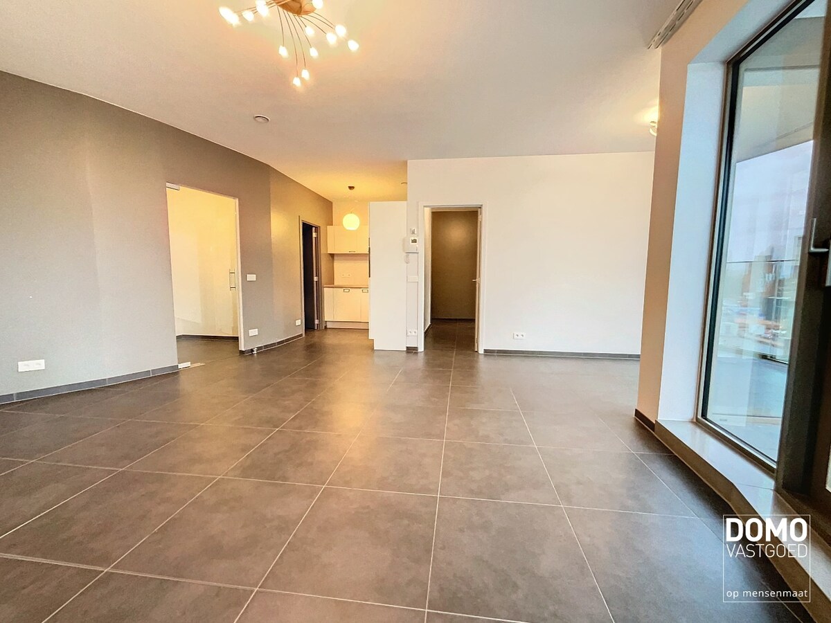 Appartement in het centrum van Hasselt met 2 slaapkamers, 1 ondergrondse parkeerplaats en een mooi terras, 91m² bewoonbare oppervlakte 