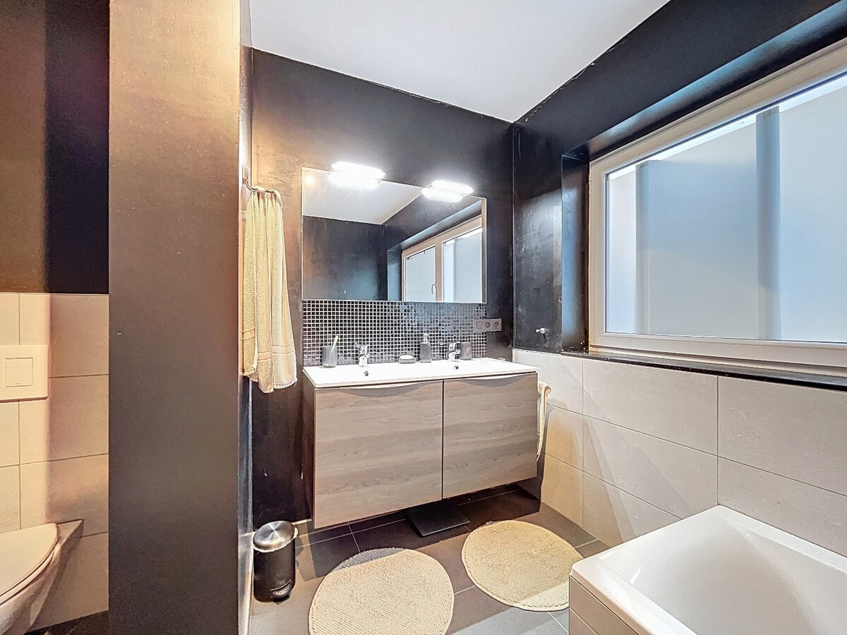 Recente (2017) gezinswoning met garage en tuin te Borsbeke 