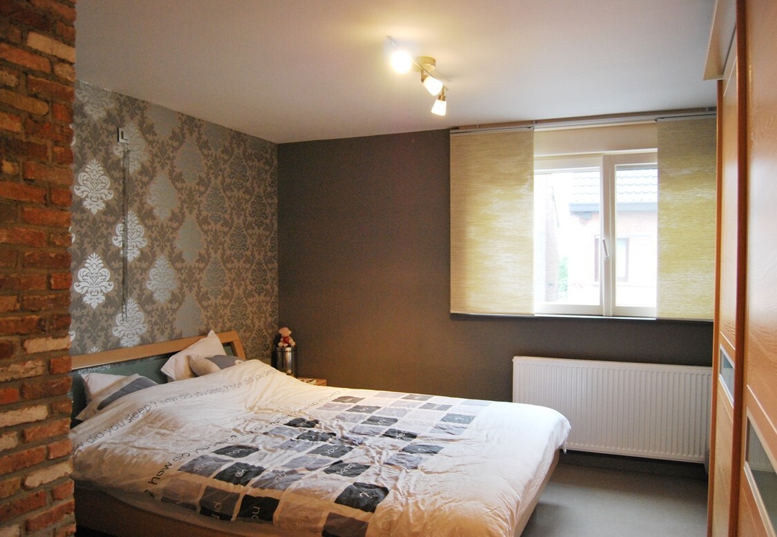 Instapklare woning met 2 stallen op ca.4000m² te Lebbeke 