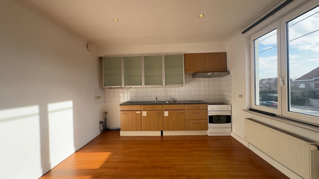 Commercieel gelegen handelspand te koop in Deinze (Astene)