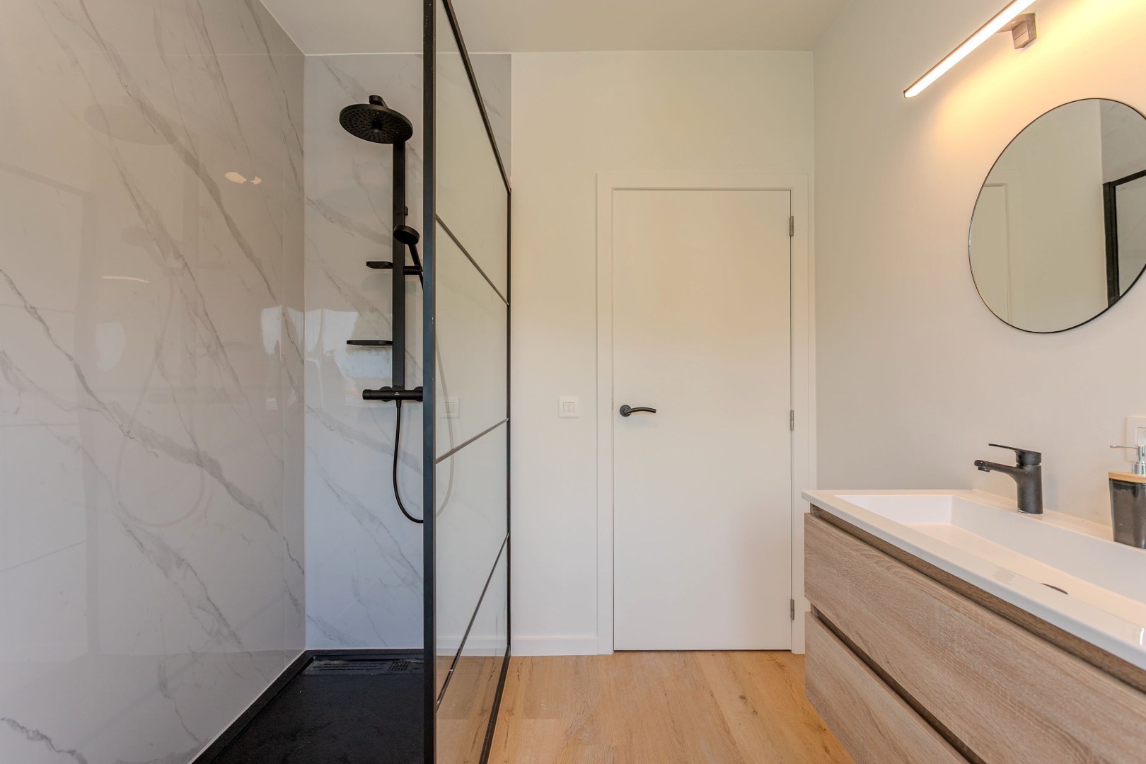 Gerenoveerde woning (EPC B) met 3 slpks (5 mogelijk) garage en tuin in een rustige straat te Lembeek 