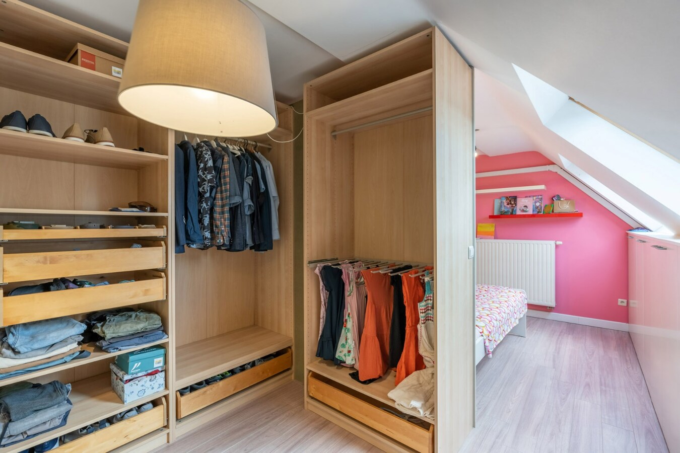 Luxe duplex appartement met 3 slaapkamers, bouwjaar 2008, 170m² bewoonbare oppervlakte. 