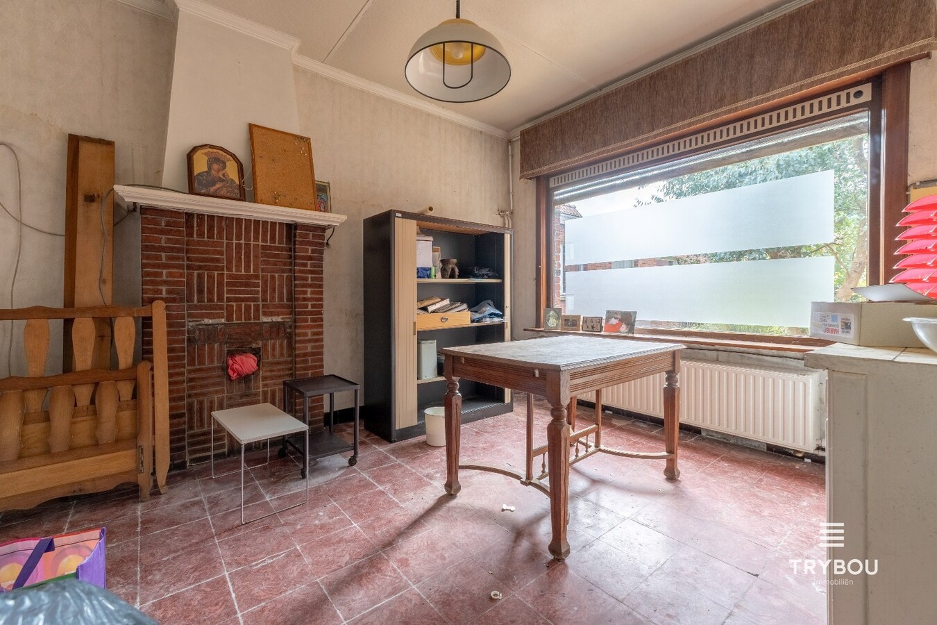 Ruime woning met winkelruimte, loods (optioneel) en garage 