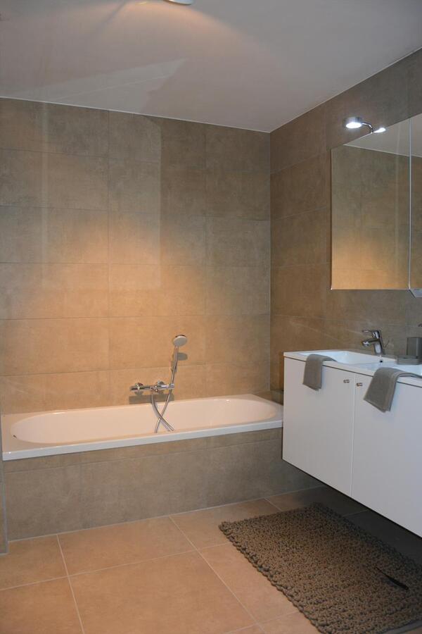 Nieuwbouwproject met zicht op het water 