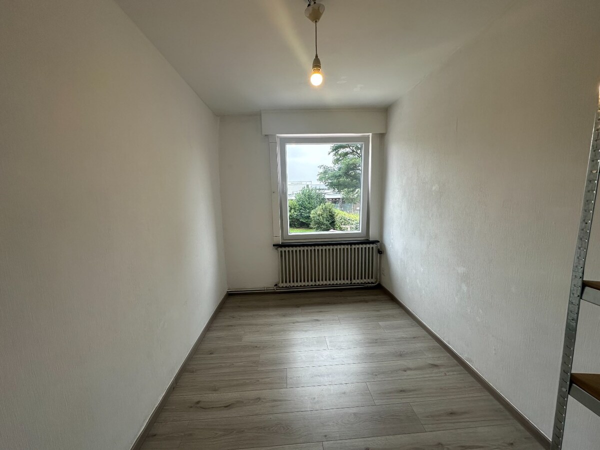 Centraal gelegen halfopen woning met grote zonnige tuin 