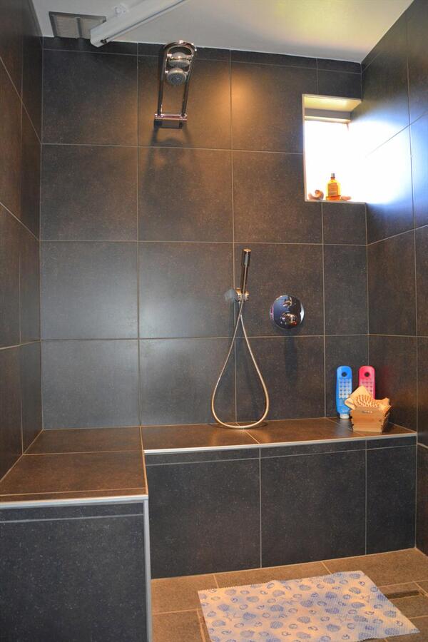 Instapklare woning met 5 slaapkamers op een grondopp. 3.349m² 