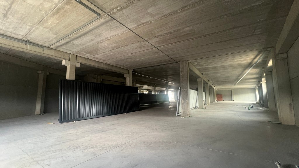 Nieuwbouw magazijnen te huur in de Pantserschipstraat in Gent