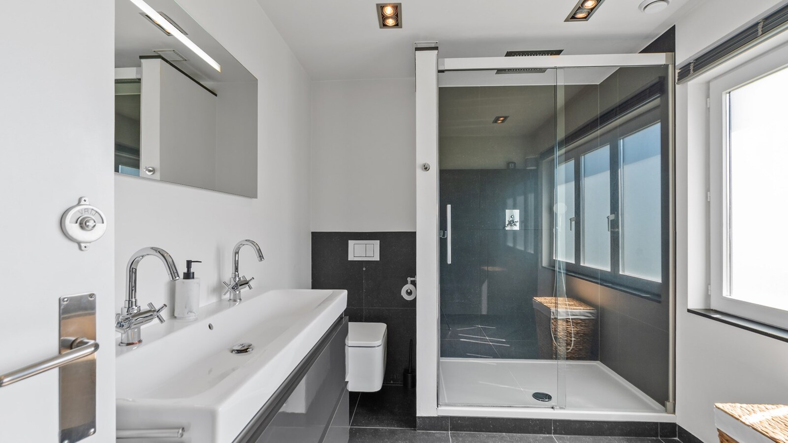 Volledig gerenoveerde, instapklare woning vlakbij Maastricht 