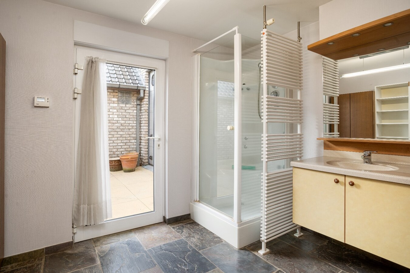 Polyvalente, ruime (handels)woning op zongericht perceel van 1243m² 