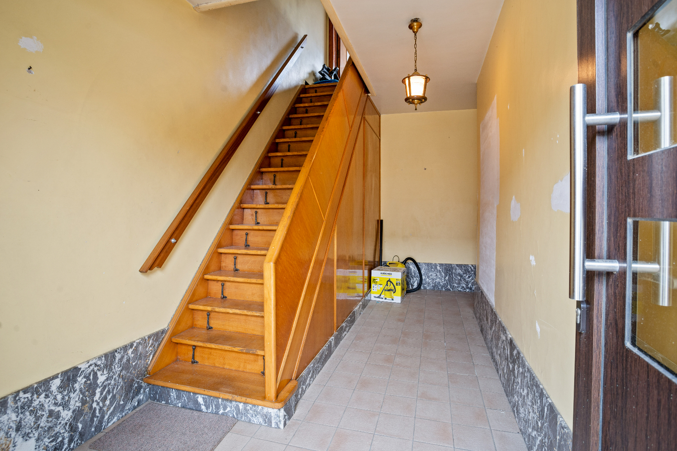 Alleenstaande woning met loods in Jonkershove. 