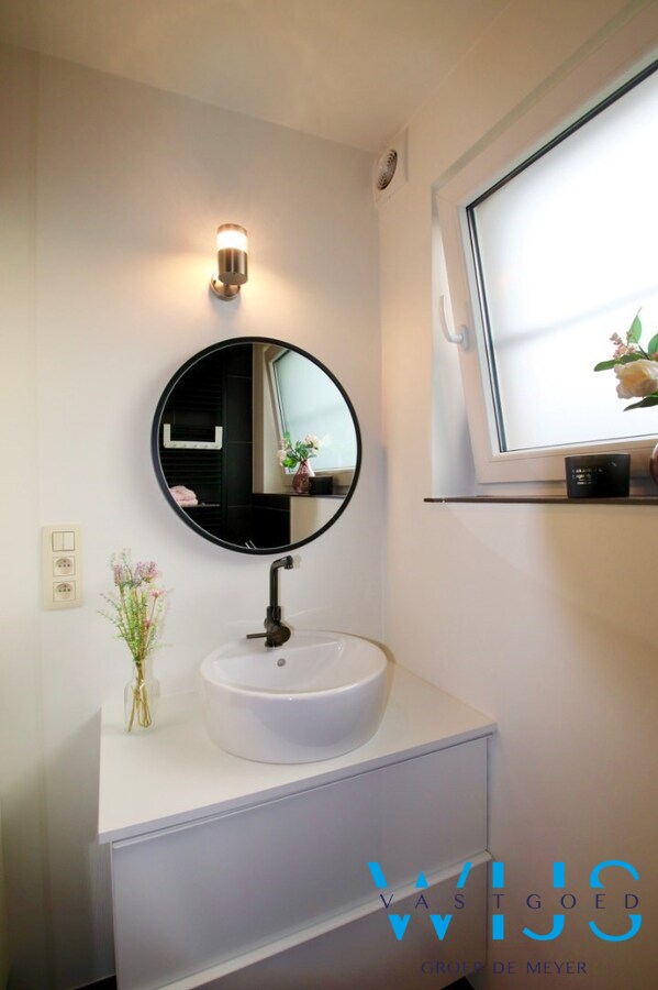 Prachtig instapklaar gelijkvloers appartement te Lievegem ! 