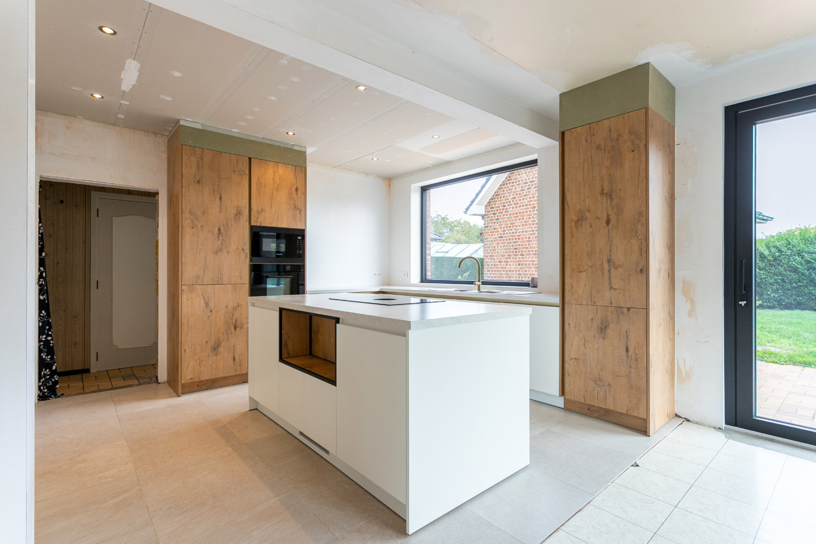 Ruime woning te Pajottegem met 4 slpks, garage en tuin op +-10a! 