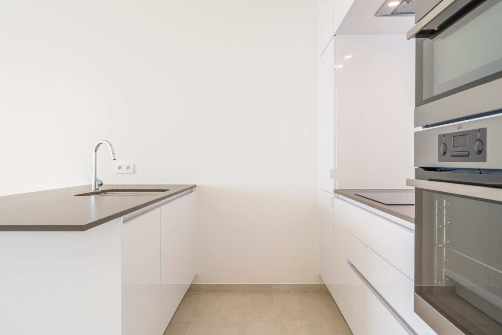 APP. NOUVELLE CONSTRUCTION AVEC VUE SUR LE PORT 