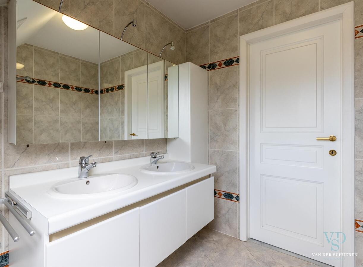 Stijlvolle villa in prachtige, groene omgeving.    Exclusief. 