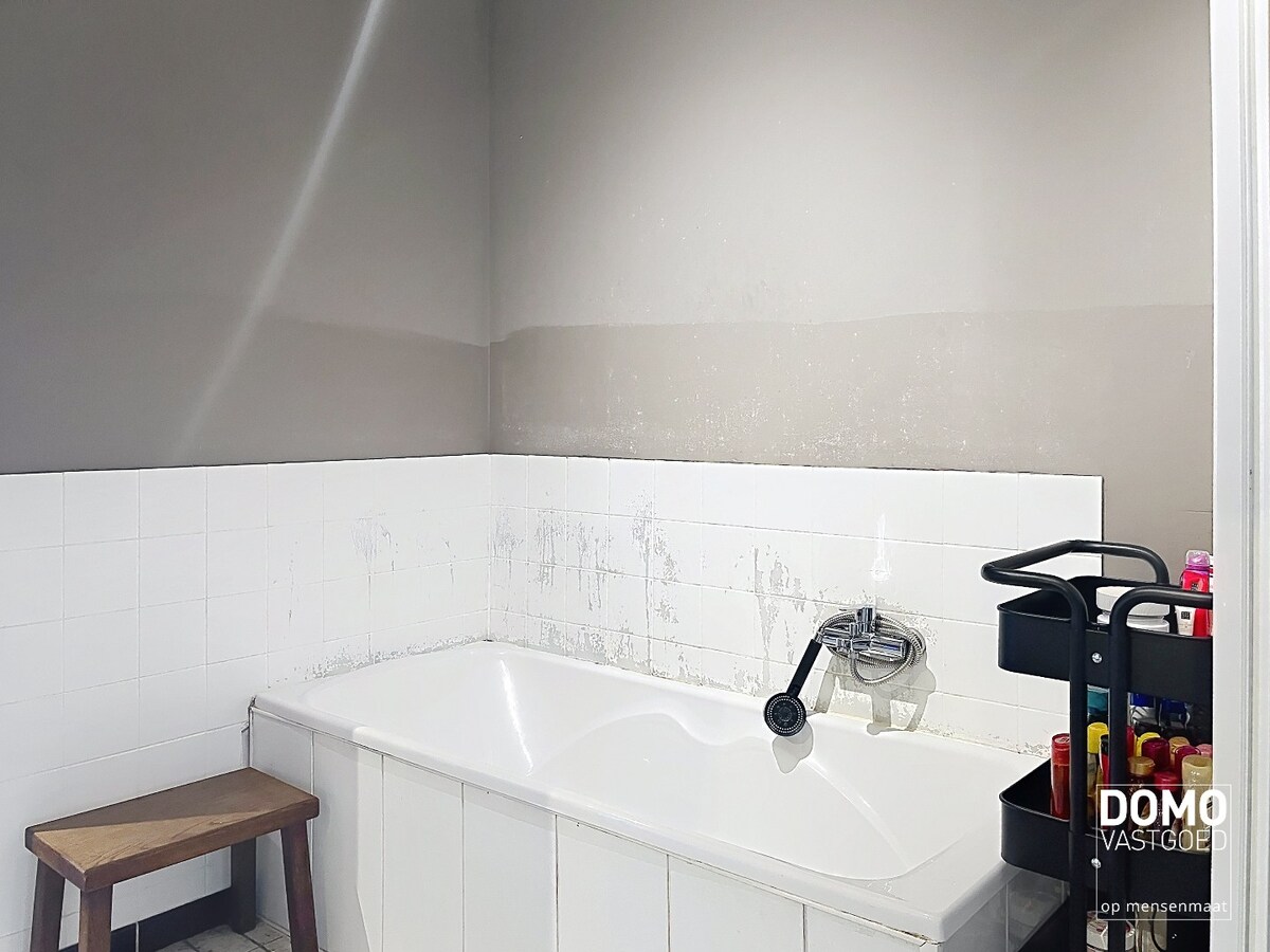 GROND VAN 6A91CA MET WONING TE KOOP IN HASSELT - MOGELIJKHEID TOT RENOVATIE BESTAANDE WONING OF AFBRAAK/WEDEROPBOUW 