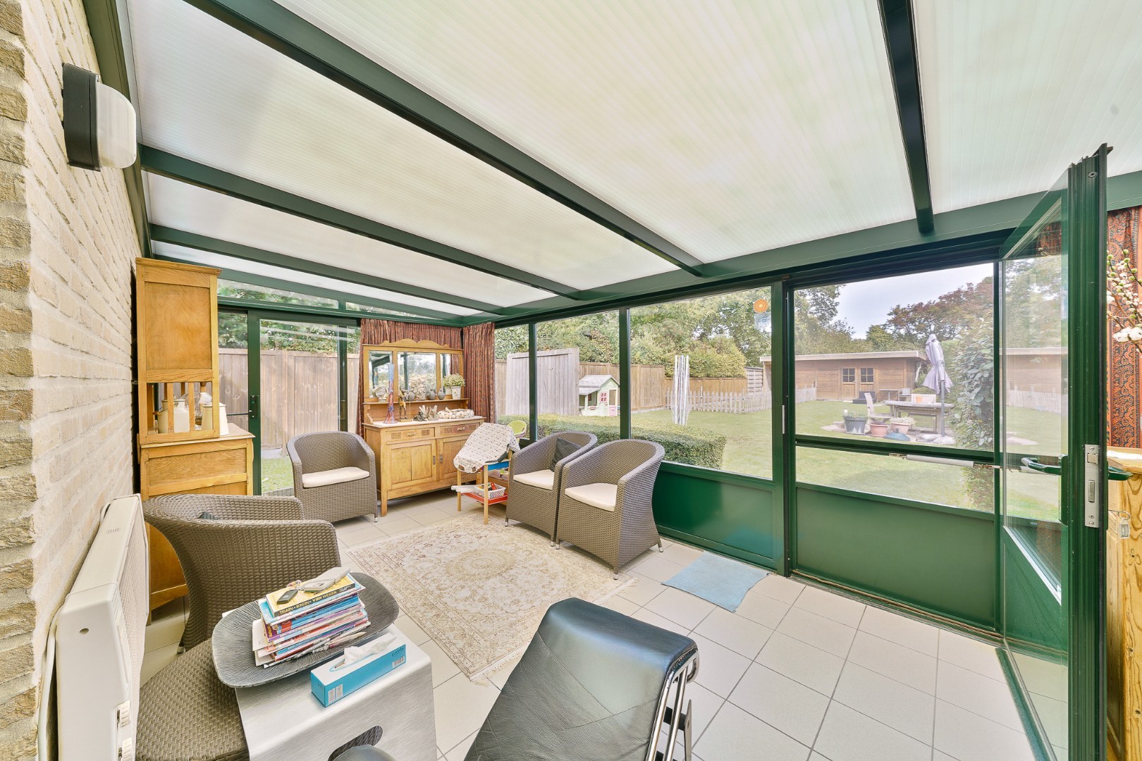 Ruime halfopen bebouwing vlak bij de Spuikom (Bredene) 