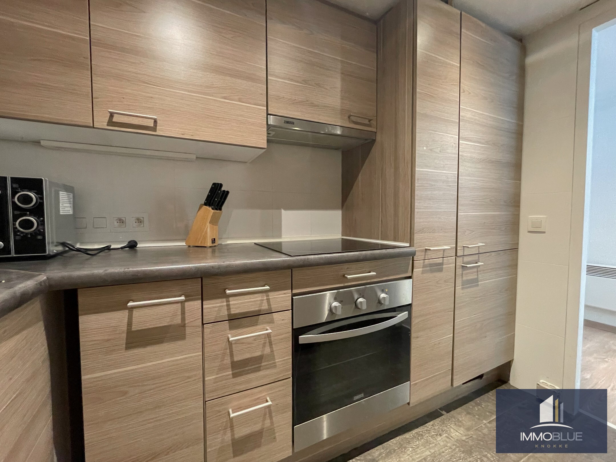 Appartement prêt à emménager situé sur la Place du Phare. 