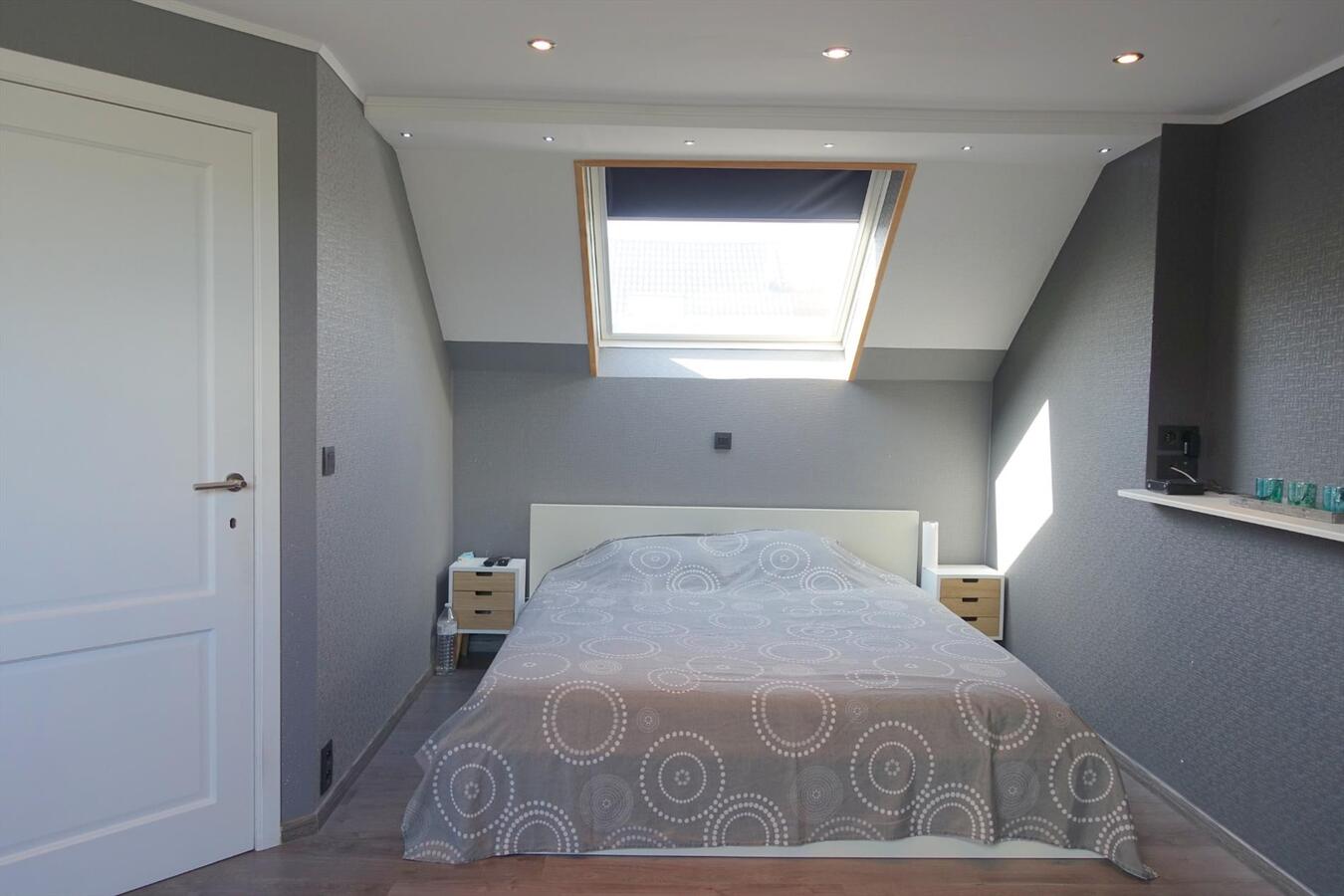 Zonnige charmante half-open woning 