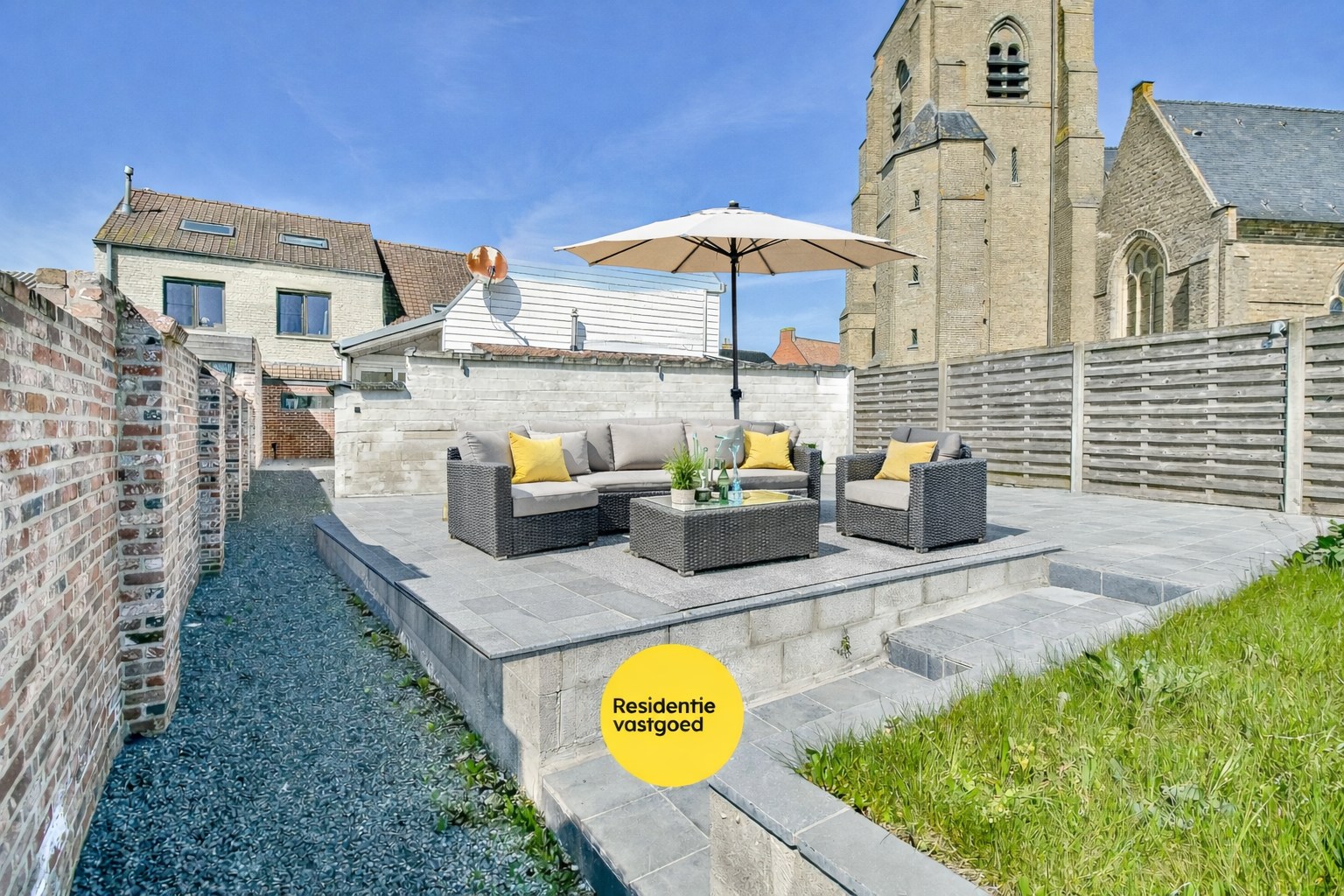 Gezellige halfopen woning met tuin en parking 