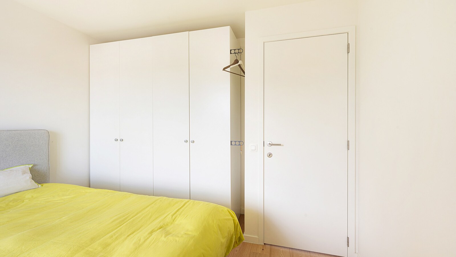 Subliem recent appartement (2020) op toplocatie op slechts 300 meter van de zeedijk te Heist 