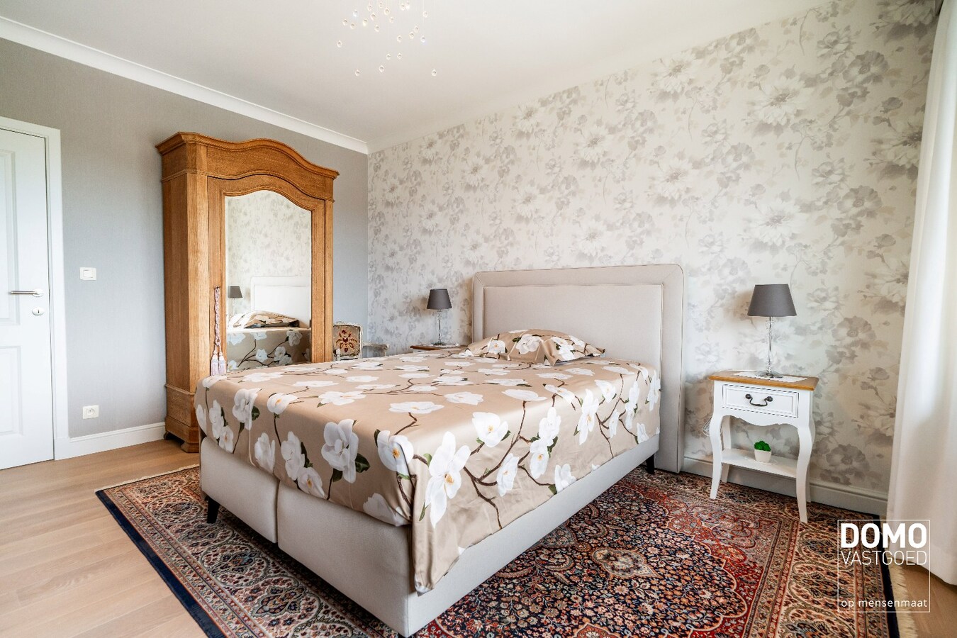 Stijlvol wonen in hartje Hasselt met een uniek uitzicht over het Kolonel Dusartplein 