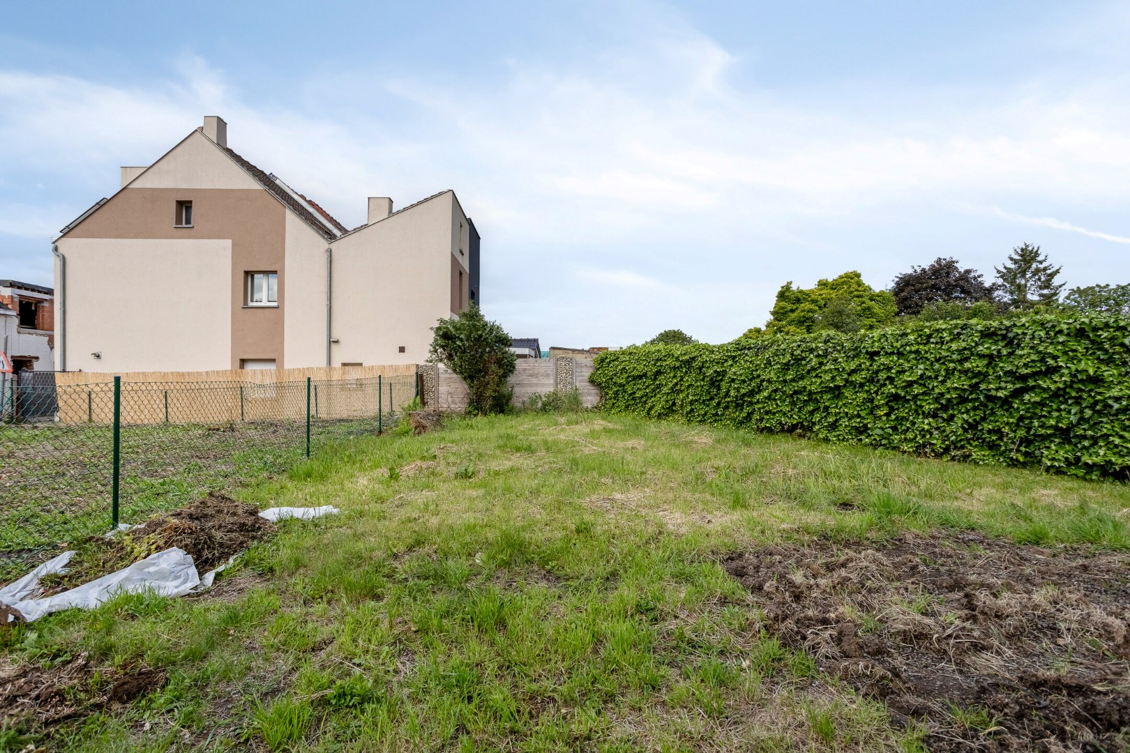 TE RENOVEREN WONING met 2/3/4 slaapkamers en tuin – 1640 SINT-GENESIUS-RODE 