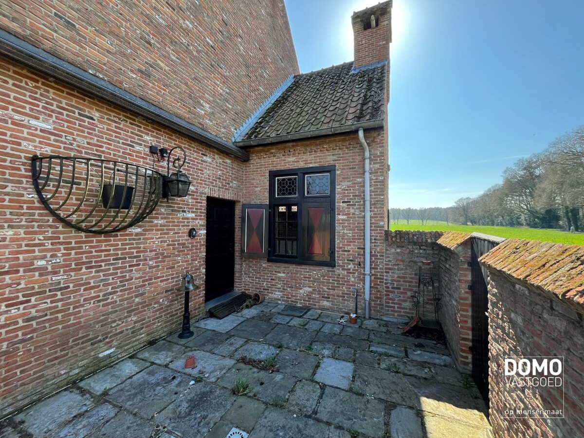 RUIME WONING MET 4 SLAAPKAMERS OP RUSTIGE LOCATIE IN DORNE (MAASEIK) 