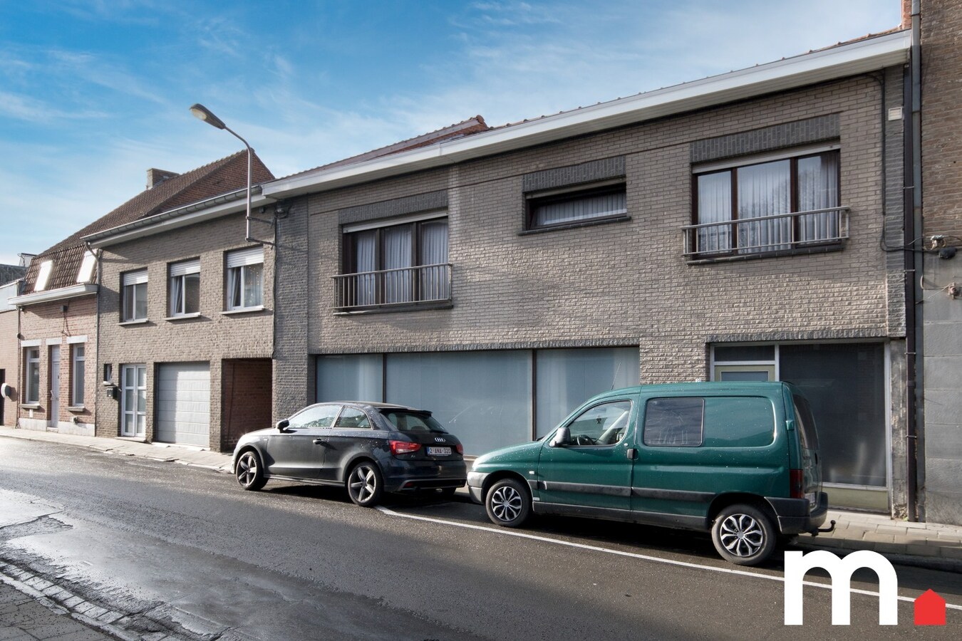 Ruime eigendom in Izegem – ideaal voor wonen en werken of opbrengsteigendom! 