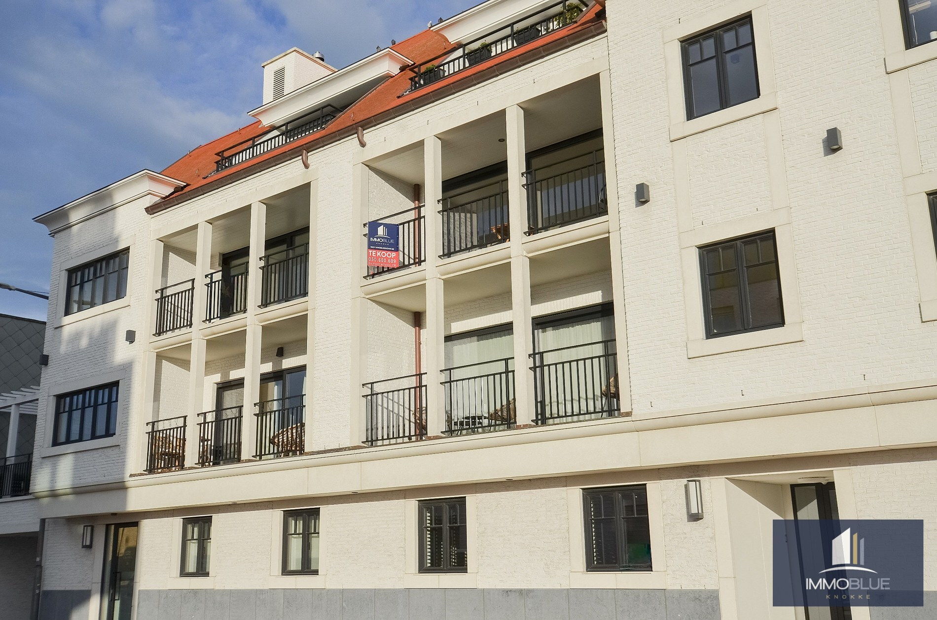 Appartement met gevelbreedte van ongeveer 5,2 meter en een ruim zonnig terras. 