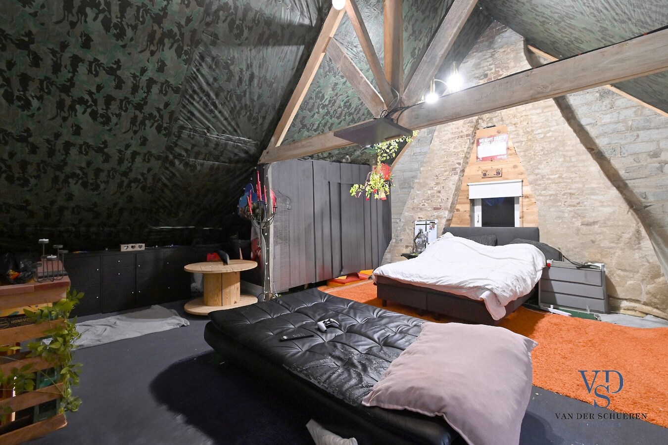 Goed gelegen  half open in Asper 