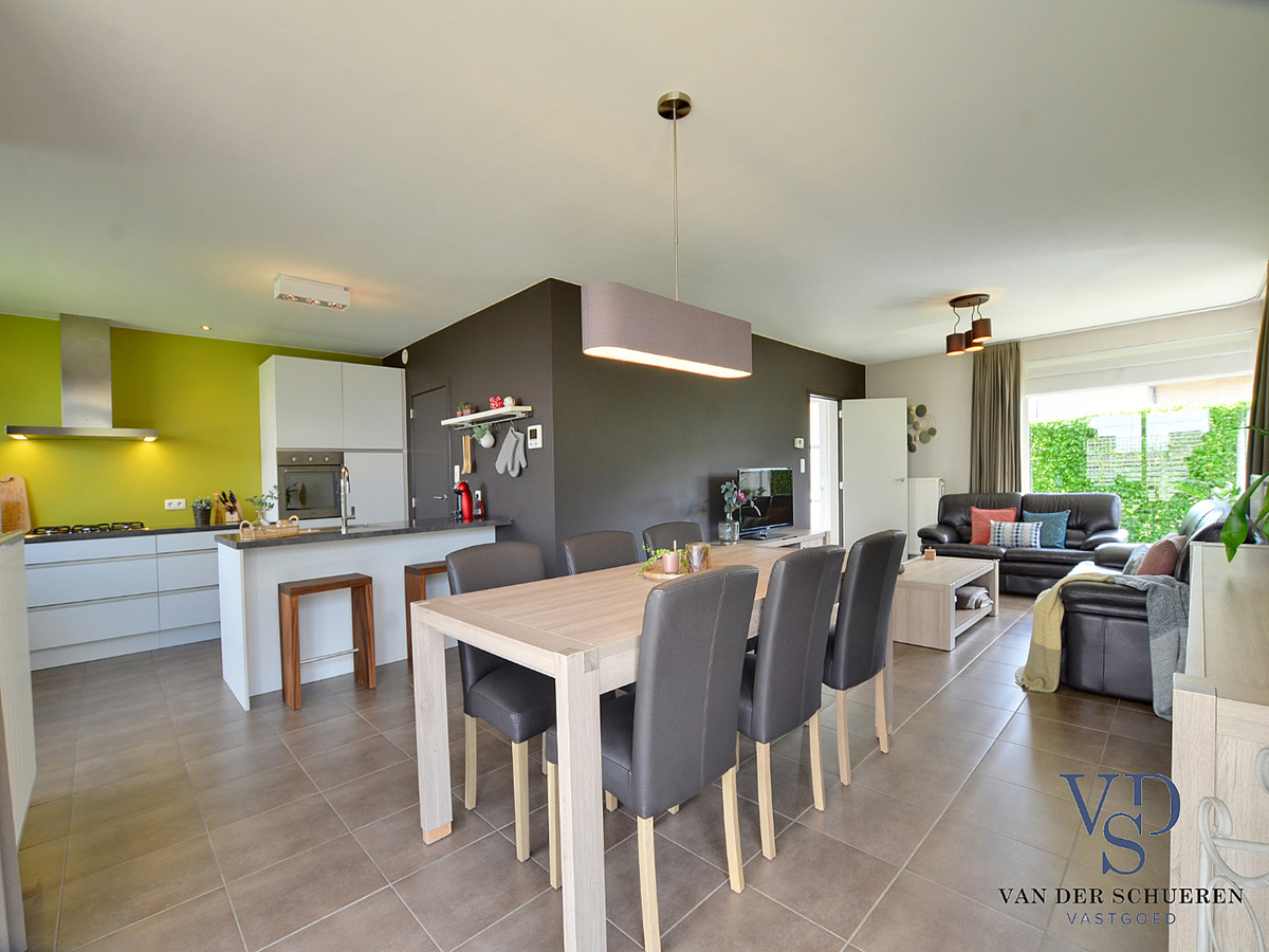 Eigentijdse, energiezuinige Open Bebouwing. Tijdloos én praktisch ! 