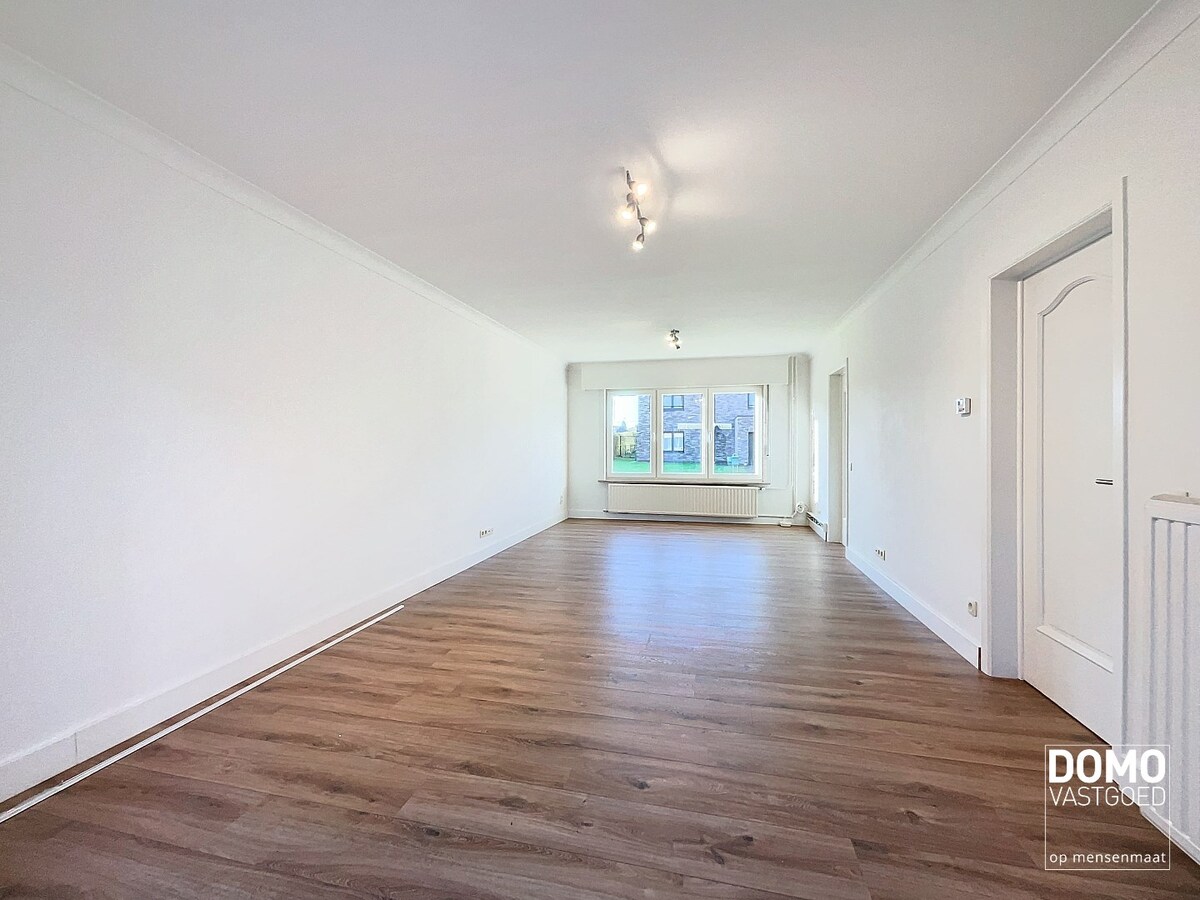 GERENOVEERDE WONING MET 3 SLAAPKAMERS, GARAGE EN TUIN TE KURINGEN 