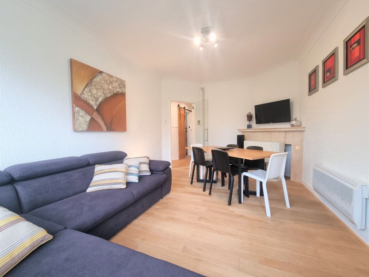 Zeer aangenaam, lichtrijk &amp; gezellig appartement te Blankenberge 