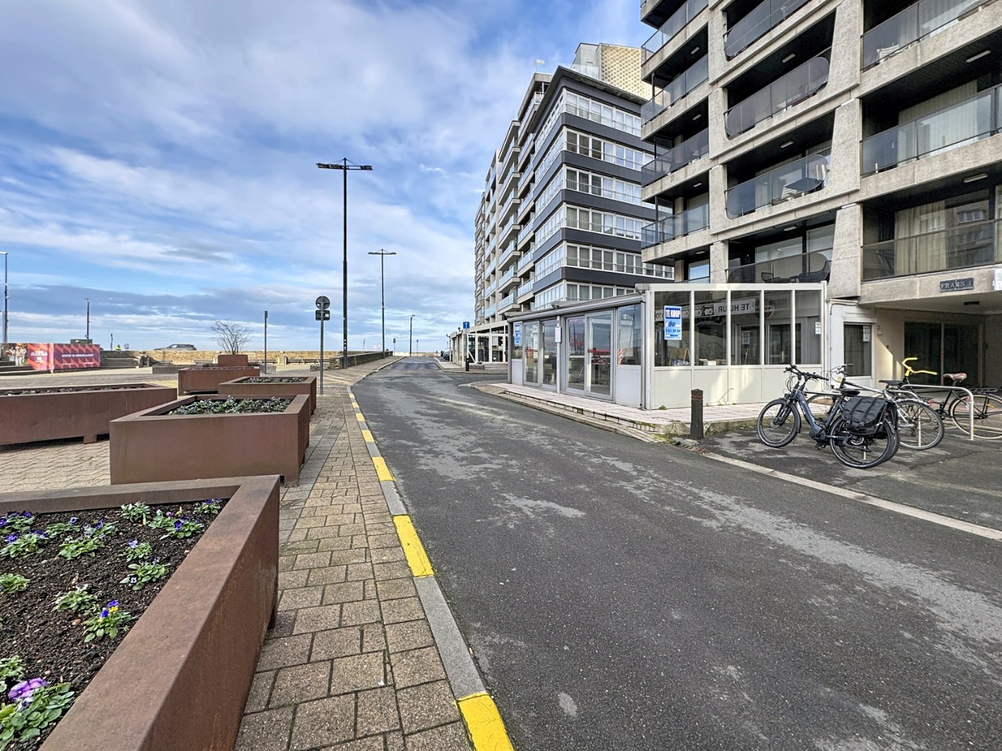 Uiterst gunstig gelegen horecazaak/handelspand 