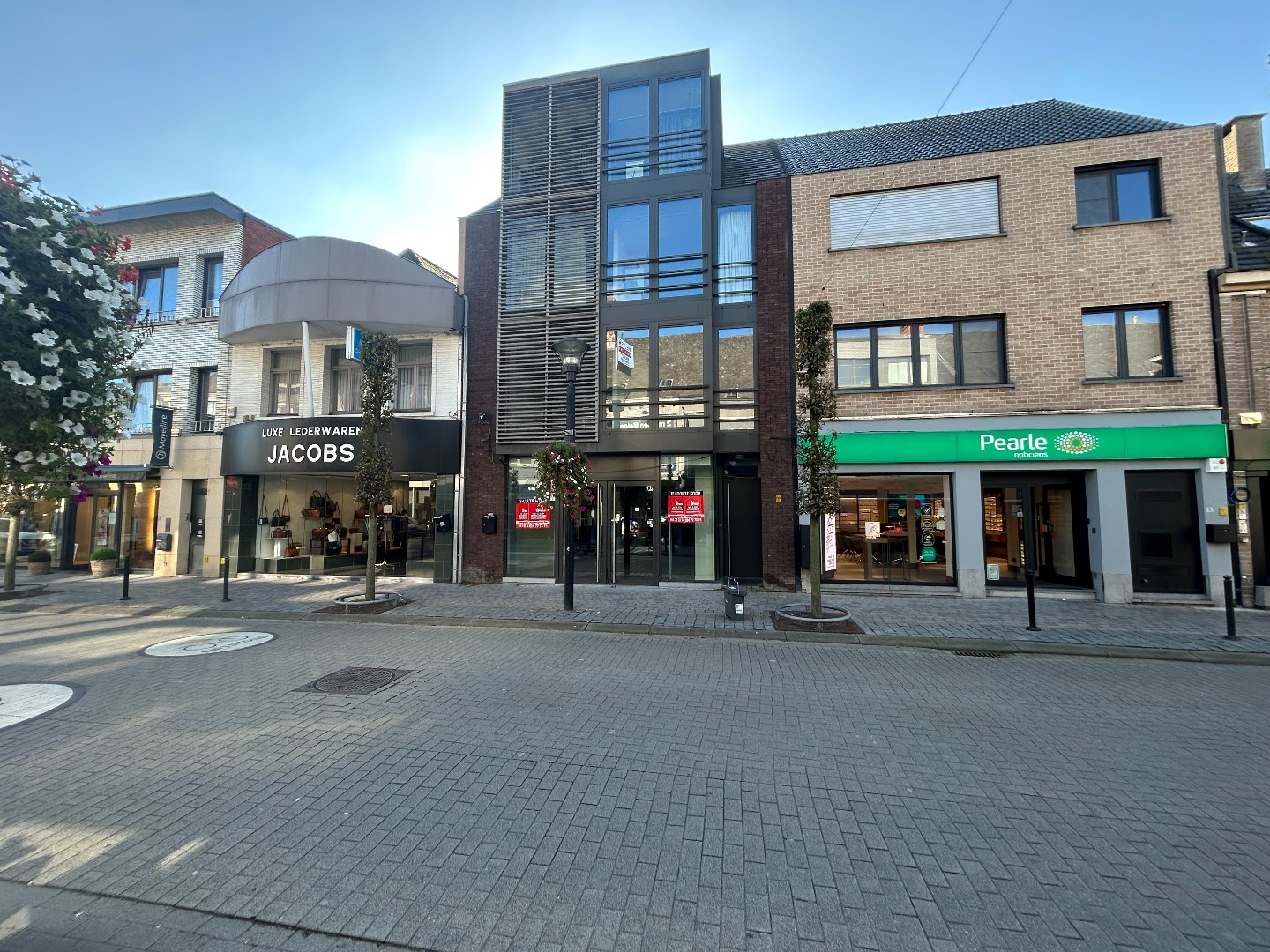 Handelsruimte te huur (120 m²) in de winkelstraat van Geel! 