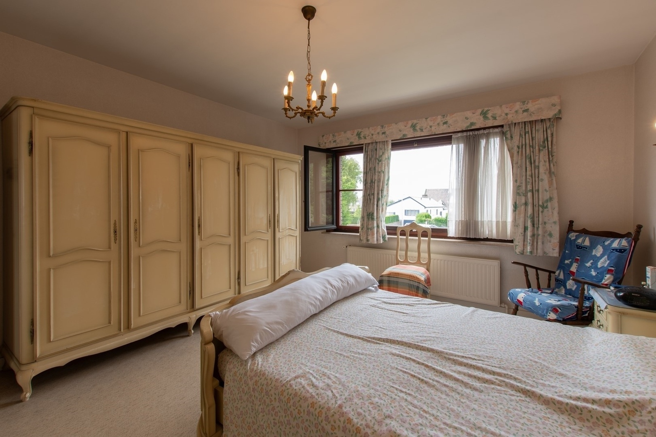 Statige, te moderniseren villa in een residentiële wijk - Blankenberge 