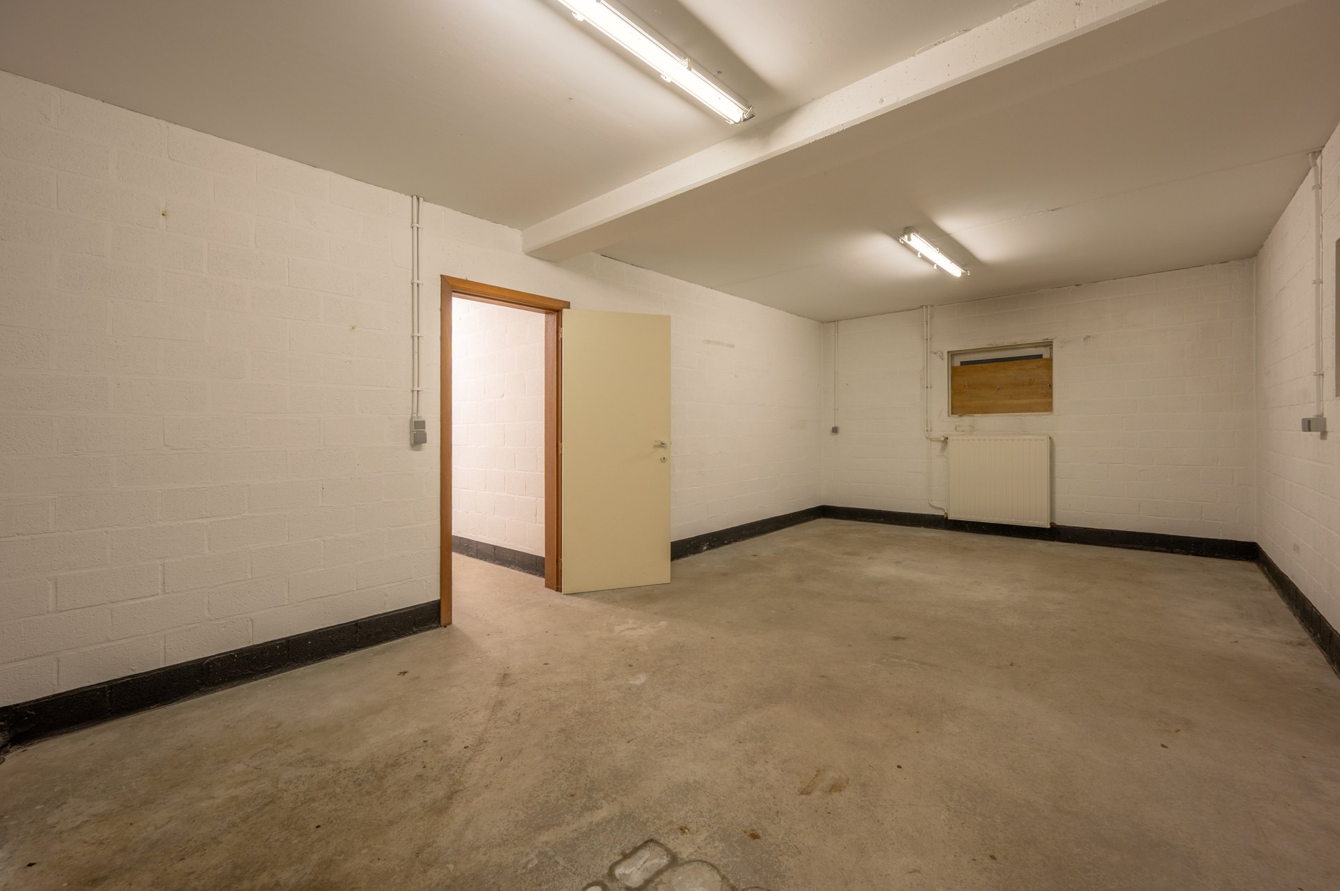 Ontdek deze karaktervolle villa, rustig gelegen in het gegeerde Duinbergen, op wandelafstand van het strand (incl. zeer ruime dubbele inpandige garage) 