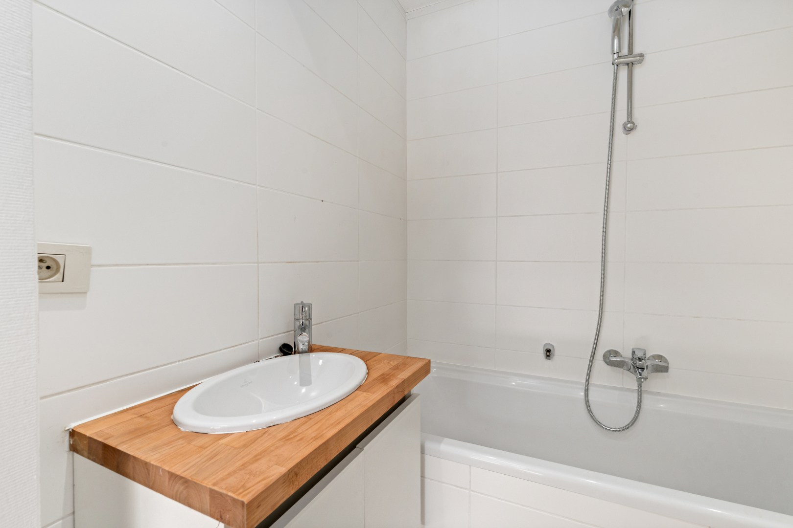 APPARTEMENT MET ZIJDELINGS ZEEZICHT IN CENTRUM 