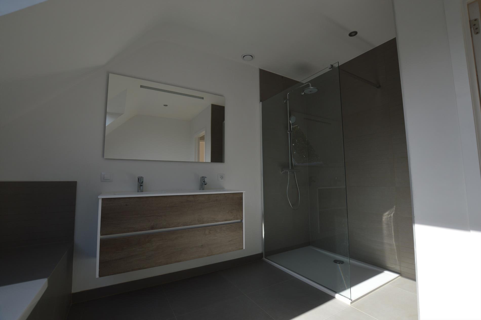 Prachtige nieuwbouwwoning met zongerichte tuin te Jabbeke (Zerkegem) 