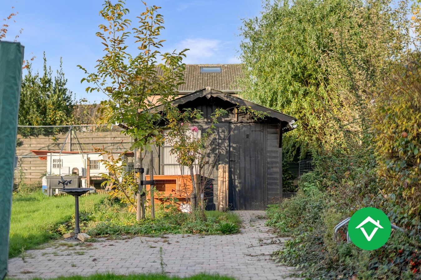 Instapklare vrijstaande woning met zonnige tuin in rustige woonwijk te Eernegem 