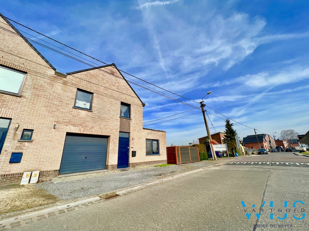 Landelijk gelegen halfopen bebouwing te Assenede 