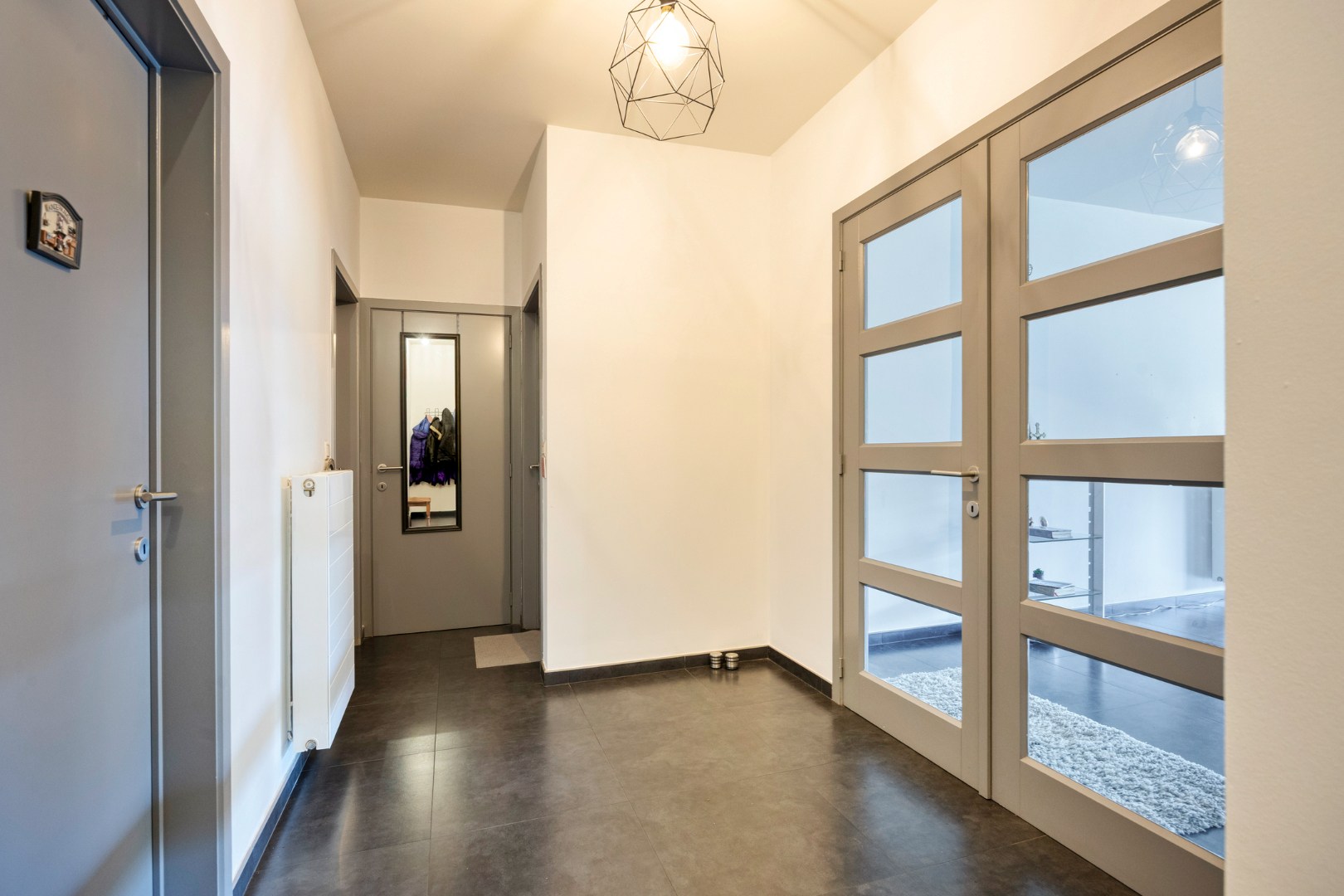 Luxueus gelijkvloers appartement met 2 slpk. in het centrum van Geel 