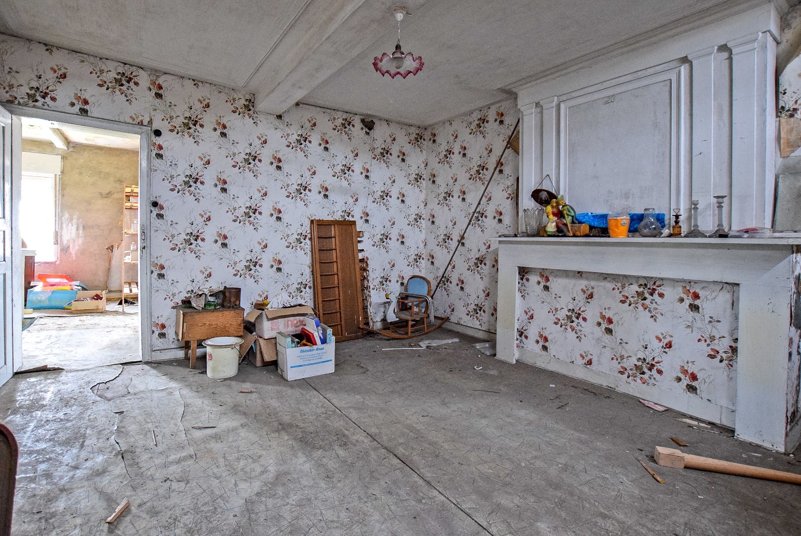 Imposante te renoveren woning op 677m². 