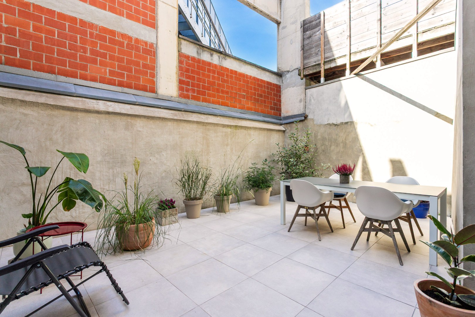 Karaktervolle woning met 3 slpk en terras te centrum Halle 