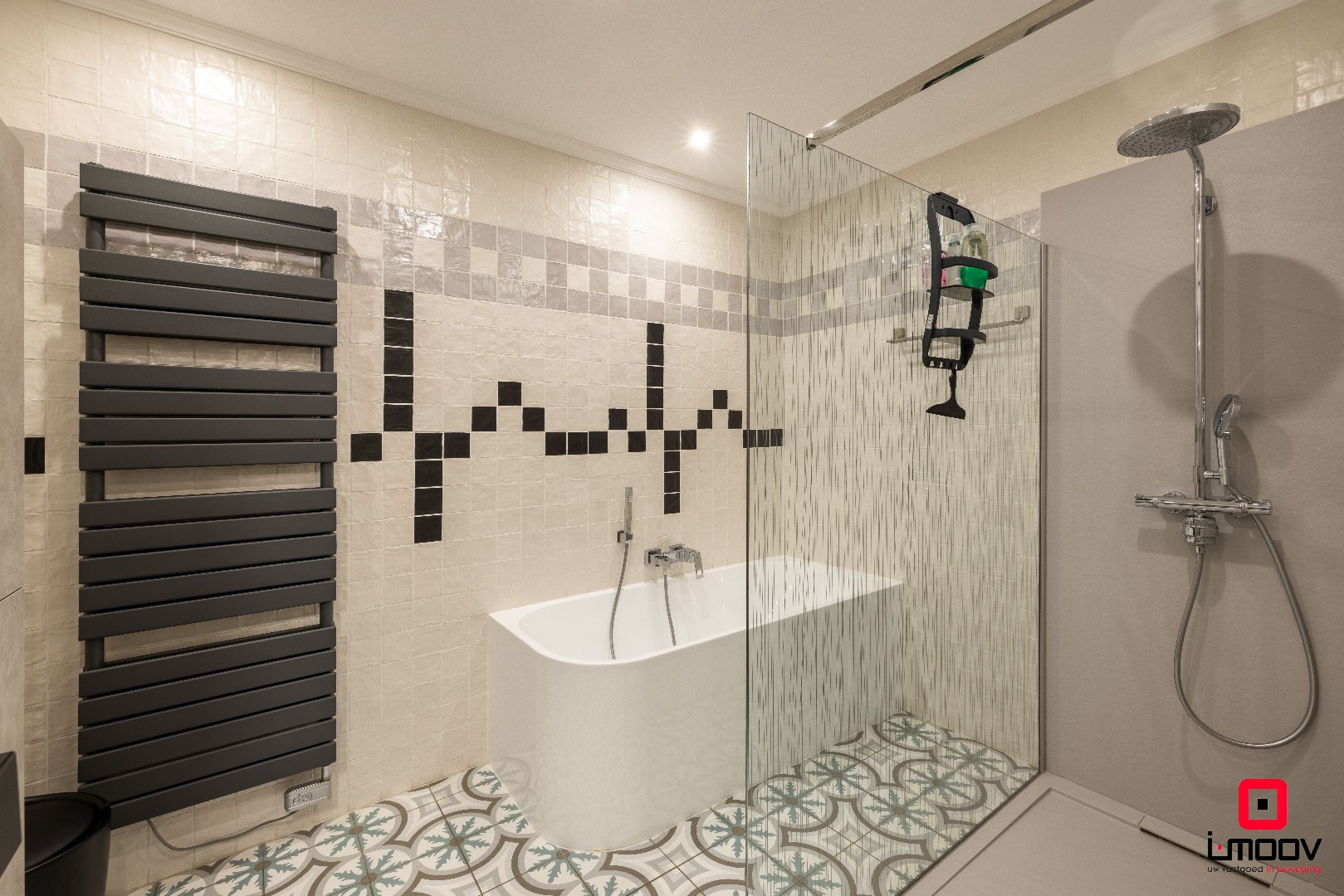 Instapklaar gelijkvloers appartement met tuin en parking in Sint-Amandsberg 