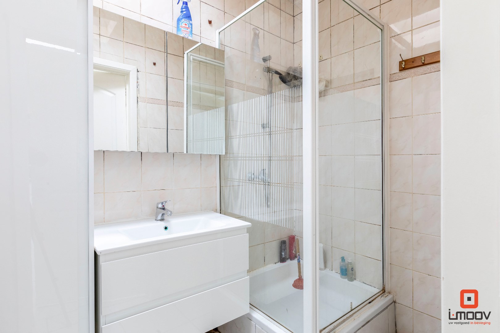 Ruime woning met 4 slaapkamers, koer en garage 