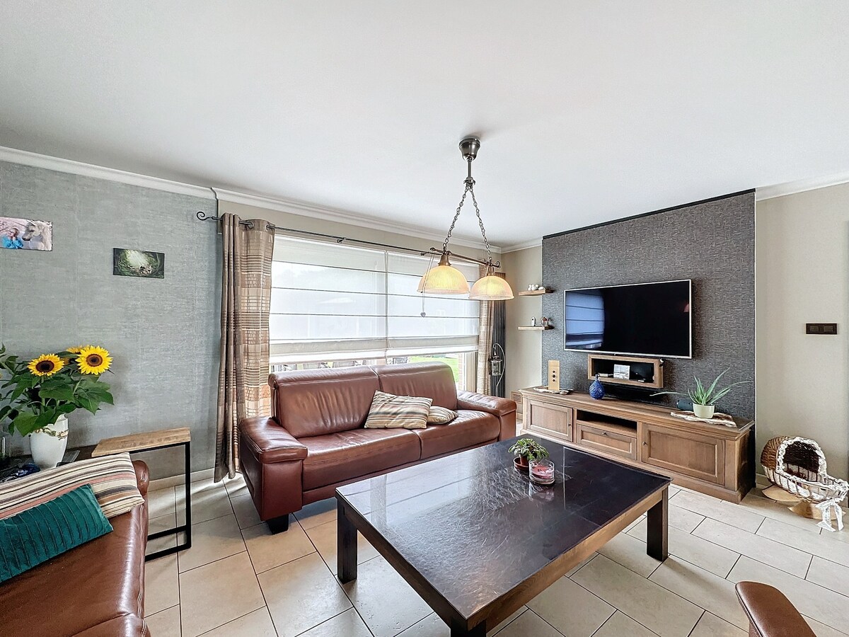 Deze woning is gelegen in Kaulille, een deelgemeente van Bocholt, in een doodlopende straat met een gezellig pleintje. 