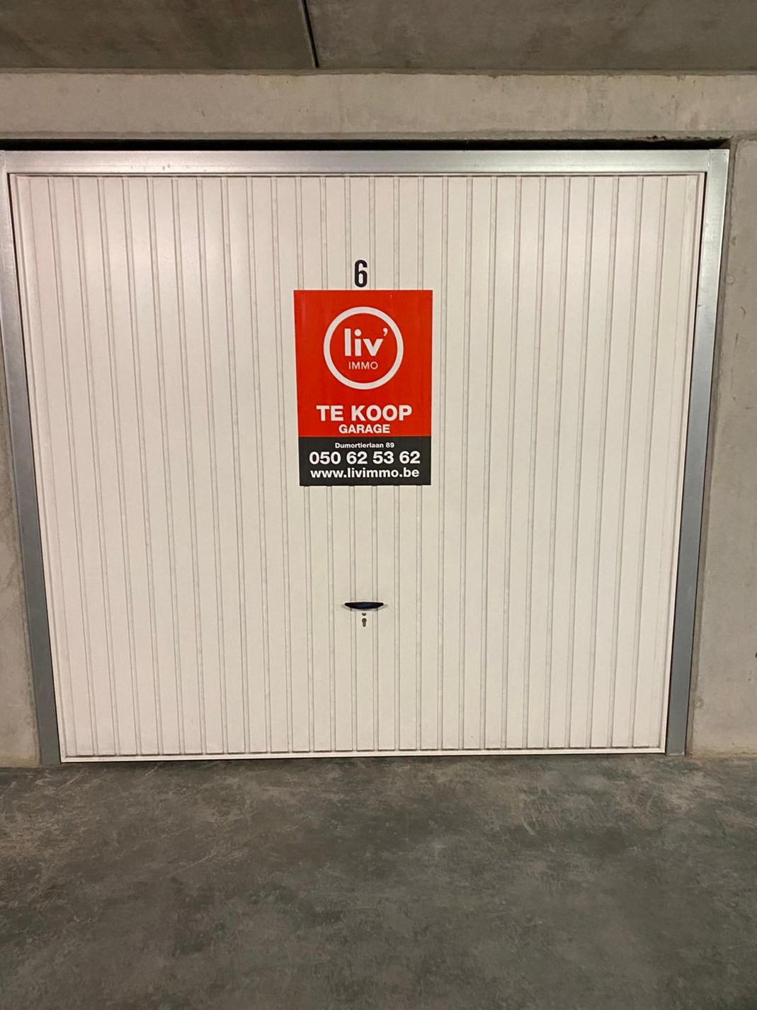 Box de garage facilement accessible situé dans l'avenue Elizabeth à Knokke au niveau -1. 